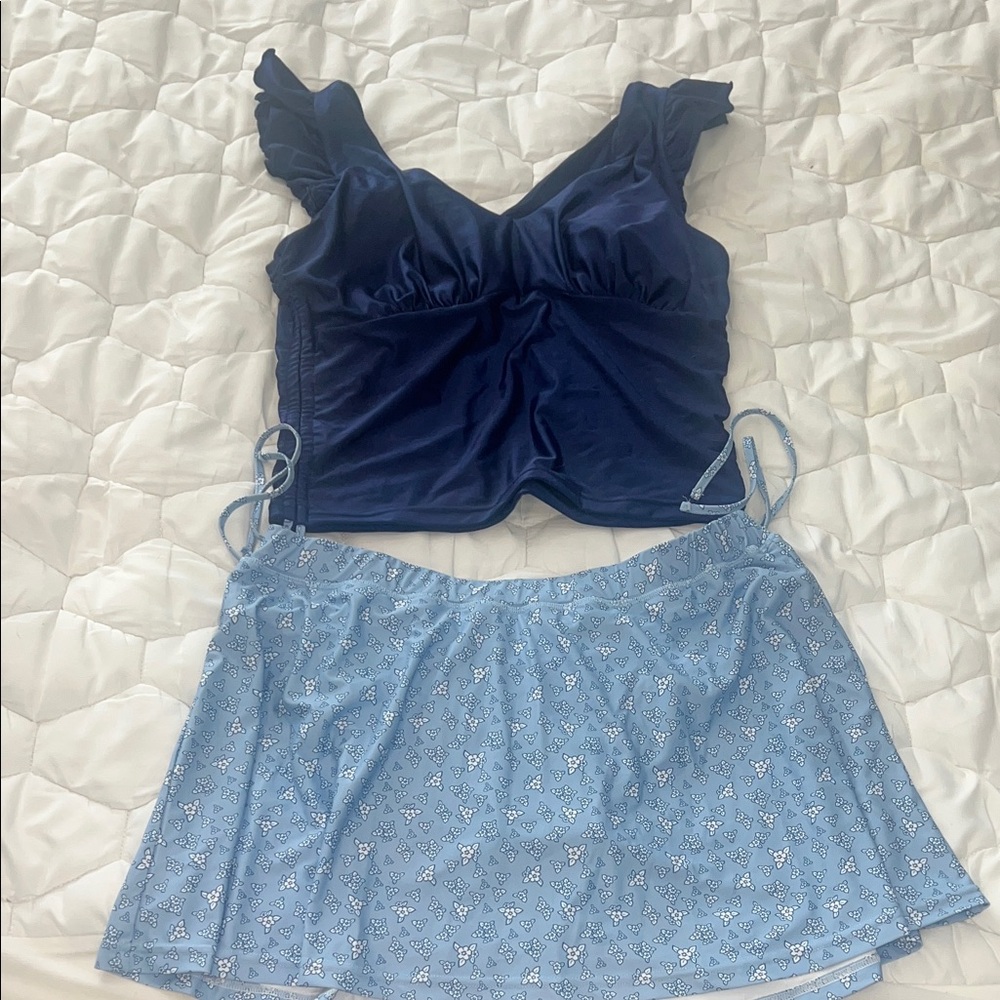 Size XL - Navy and Light Blue Two-Piece Swimsuit